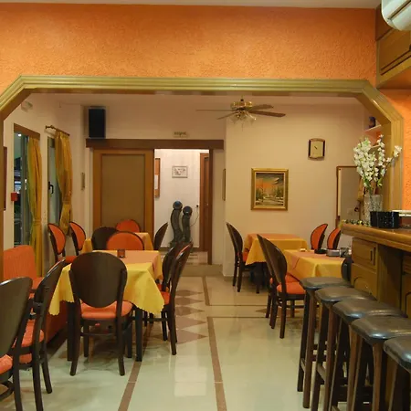 Venus Hotel 2*